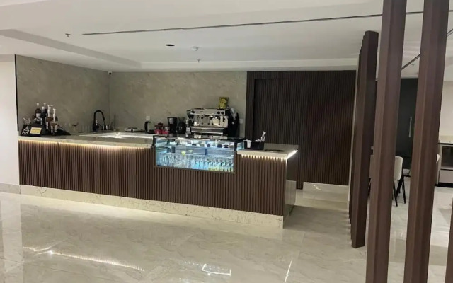 SMO Suite Hotel