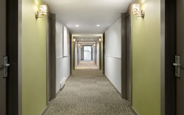 Travelodge Victoria Airport