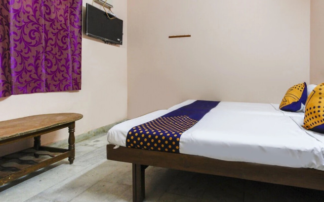 Hotel Meenakshi by OYO Rooms