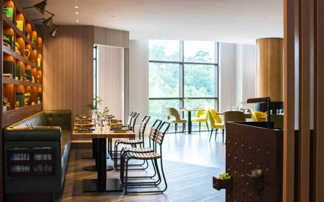Renaissance Raleigh North Hills Hotel