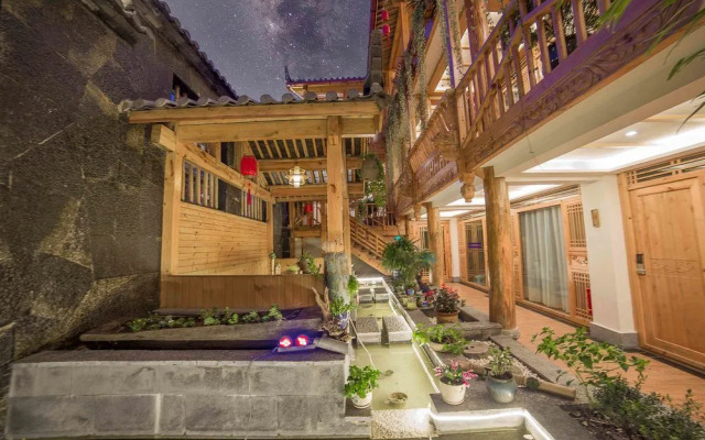 Love Inn Old Town Lijiang