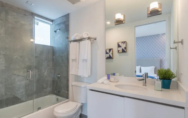 VHC Luxury Apartments 538-203