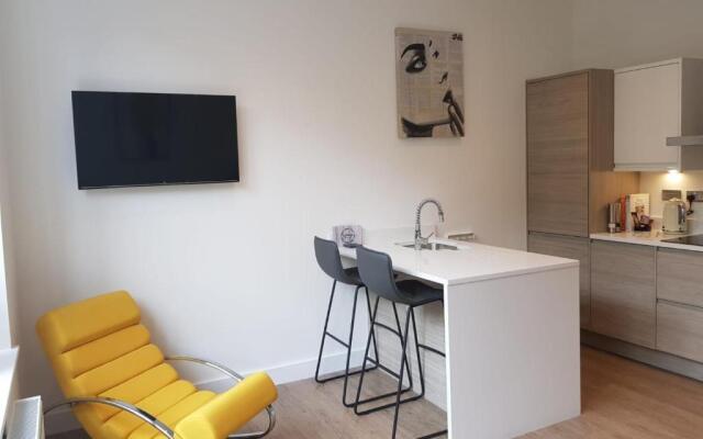 34 Cuppin Street - Luxury City Centre Apartment!