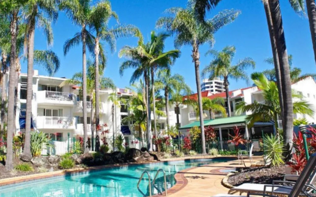 Cannes Court Holiday Apartments