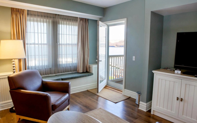 Watkins Glen Harbor Hotel