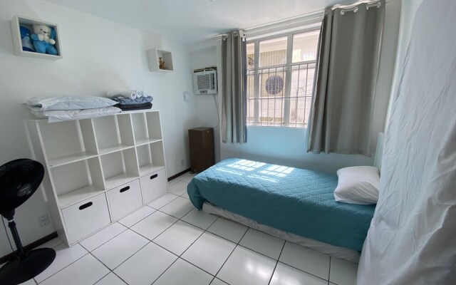 3 quartos a 2 quadras da Praia