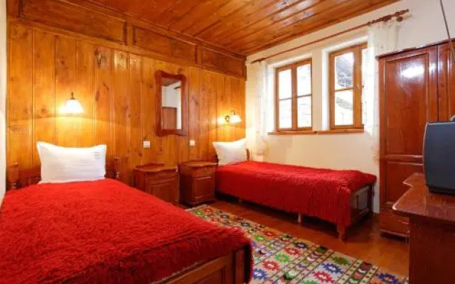 Yovina House Zheravna