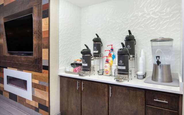 La Quinta Inn by Wyndham Calhoun South I-75