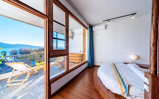 Floral Hotel Dali Shanhaiyiyu Lakeview