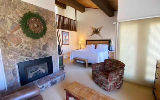 #408 Vail International