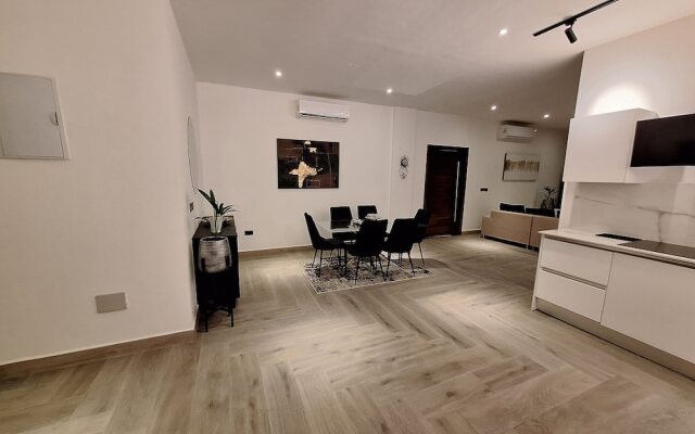 Victor Regents Apartment