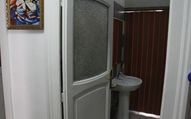 Room in B&B - 1bed in Basic 8 Bed Mixed Dorm - Share Bathroom