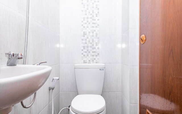 RedDoorz near Alun Alun Bandung 2