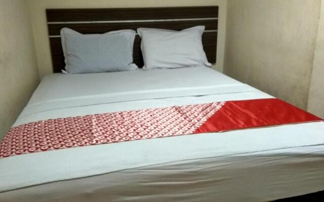 OYO 90002 Wisma Robinson