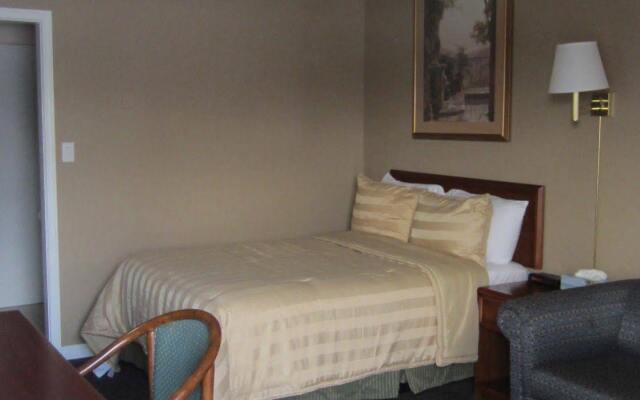 Village Inn & Suites