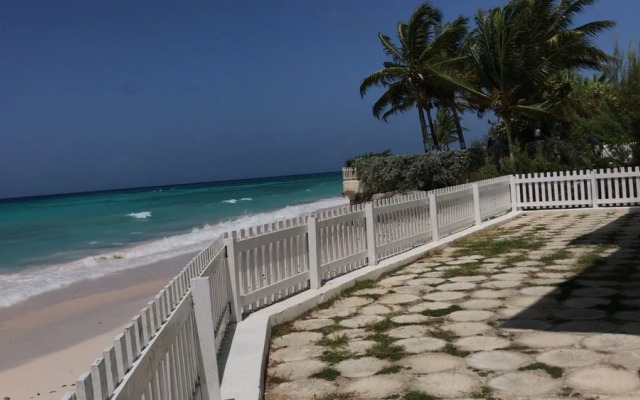 Maxwell Beach Apartment