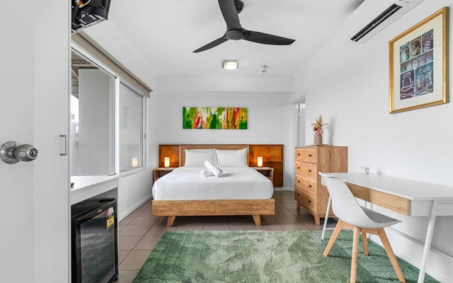 Zen Marina Studio Bayview - Shared Pool - Central