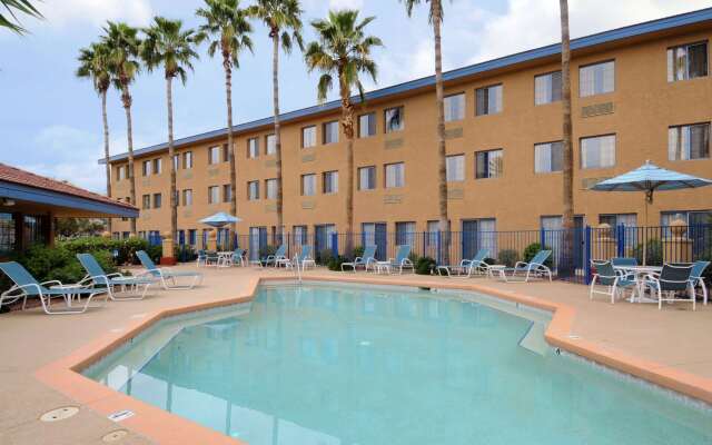 Days Hotel by Wyndham Mesa Near Phoenix