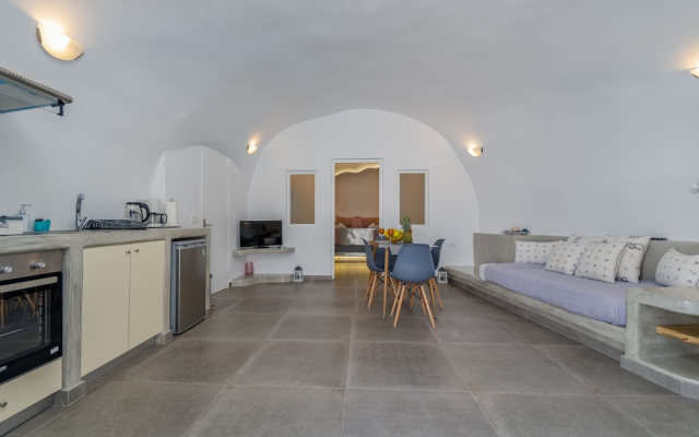 Santorini Fira Oasis