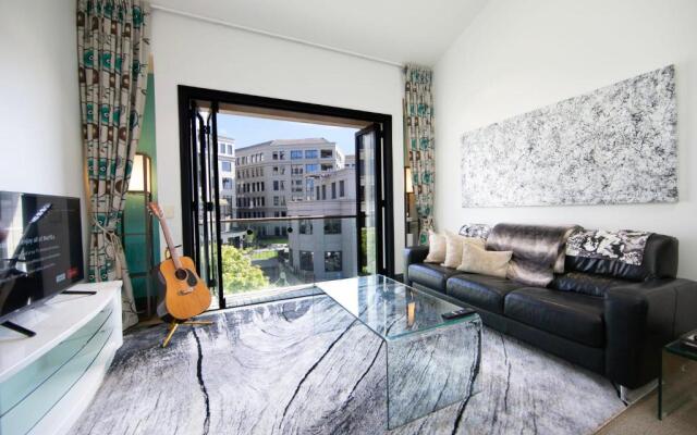 One-Bedroom In Loft Viaduct