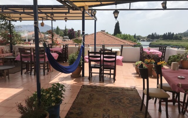 Dalyando Hotel