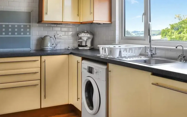 The Hideaway - Spacious 3 Bedroom Apartment