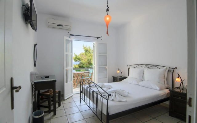 Yperia Hotel