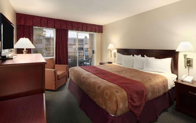 Travelodge by Wyndham Nanaimo