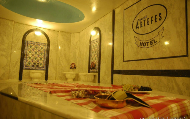 Artefes Hotel Old City