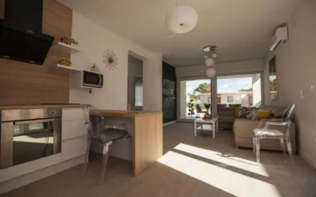 Villa S