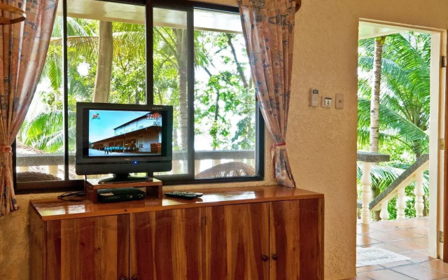 Easy Diving and Beach Resort