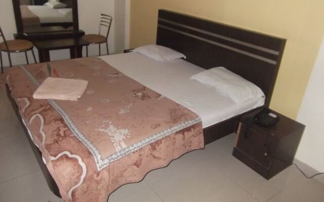 Hotel Trimurti Pride
