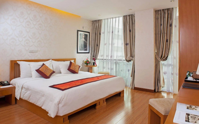 Tam Hotel