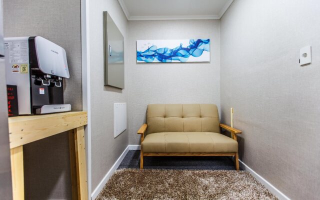 Single Story Capsule Hotel