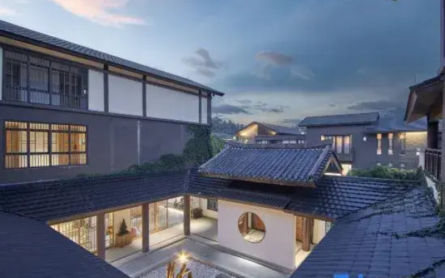 Xinxing Zenyu Town North and South Ju Siheyuan