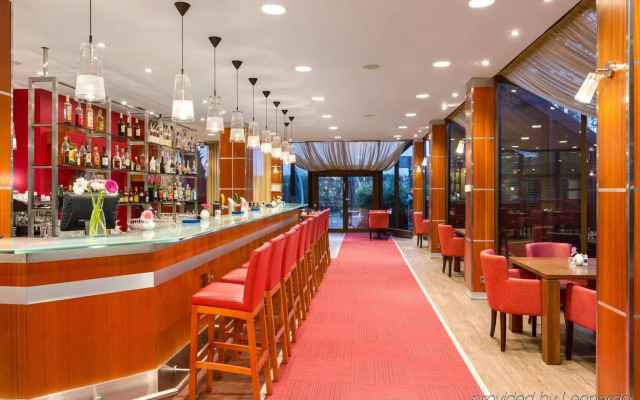 NH Luxembourg Airport