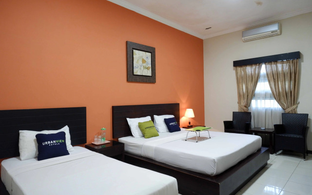 Urbanview Hotel Solo Tiara