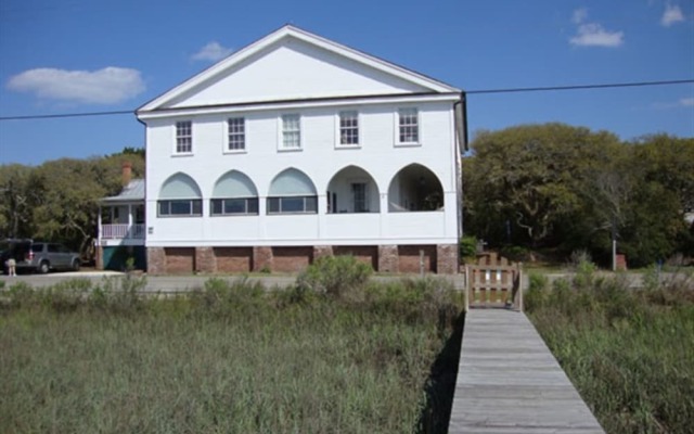 Pelican Inn