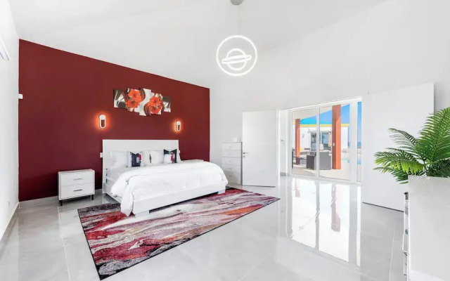 4-bed Villa, Pool, Parking