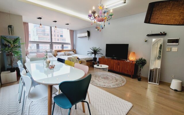 F-1 Radi'S House
