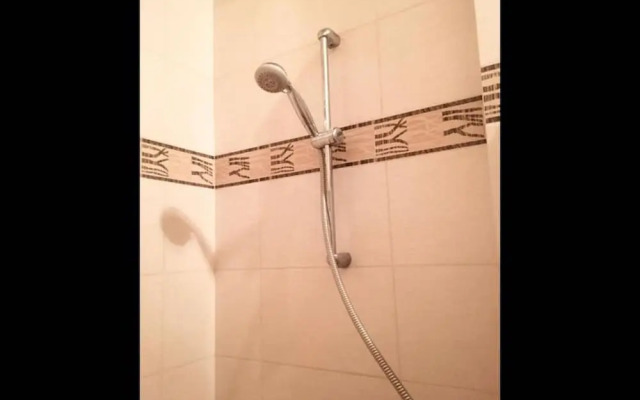 Valensija - Cute Cottage in big Yard