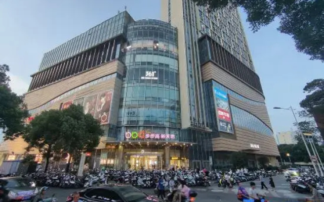 Luming Apartment (Ganzhou Songcheng South Gate Bubugao Square)