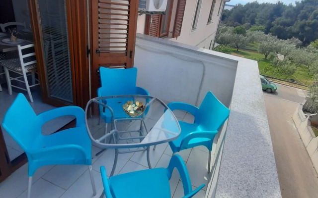 Modern and Bright Fazana Apartment With Balcony and Sea View