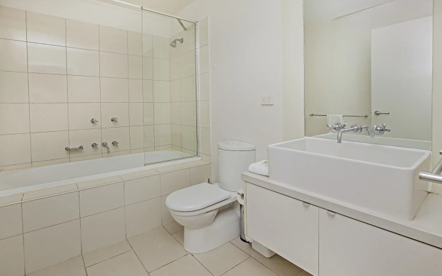 Waterfront Melbourne Apartments