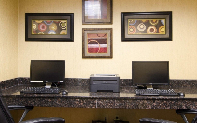 Comfort Suites