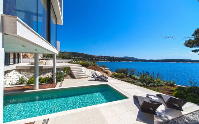 Golden Rays Luxury Villas