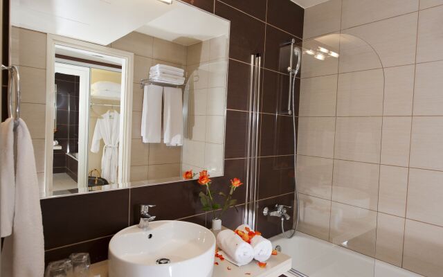 Grand Hotel Holiday Resort