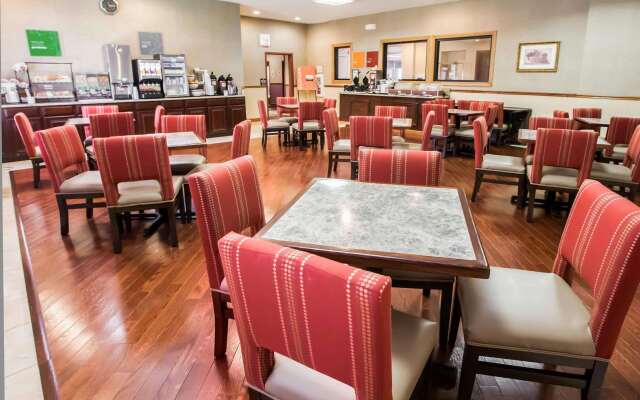 Comfort Inn Crystal Lake - Algonquin