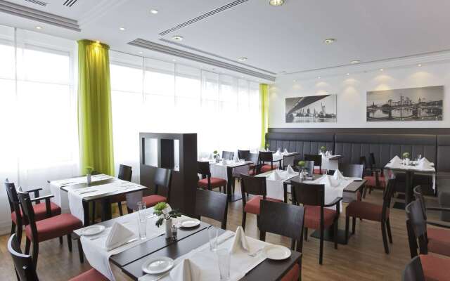 H4 Hotel Frankfurt Messe