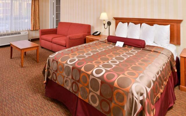 Best Western Plus Raffles Inn & Suites